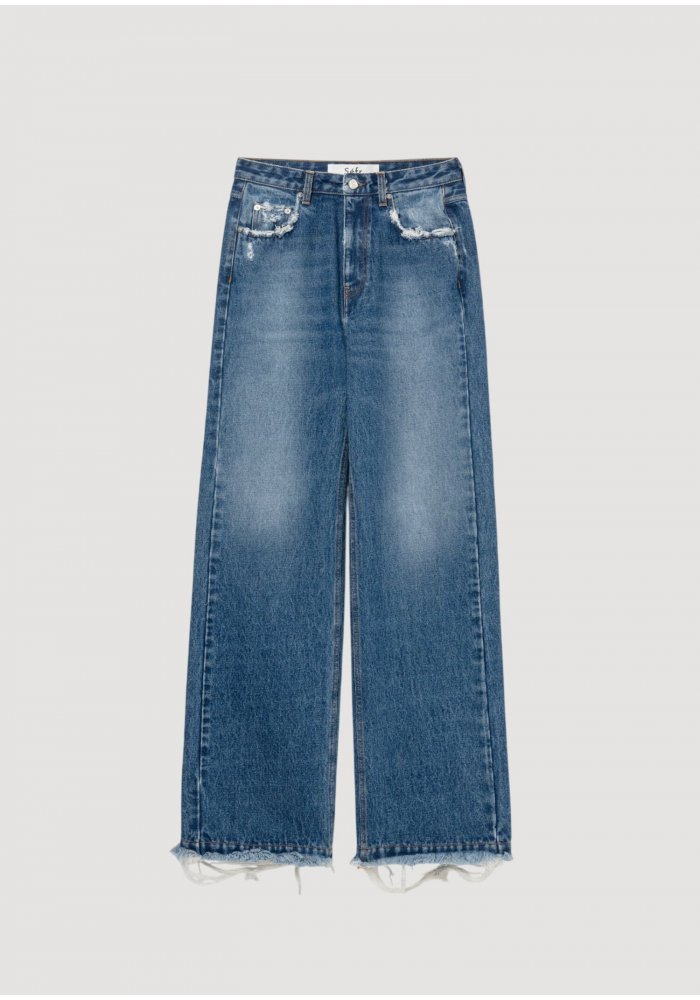 FRAYED CUT JEANS